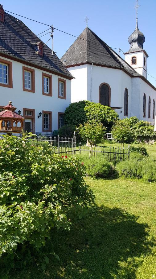 Ferienwohnung Altes Pfarrhaus Mit Flair Und Moselblick Brauneberg Exterior photo